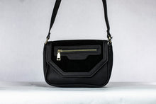 Load image into Gallery viewer, BLACK CROSSBODY BAG
